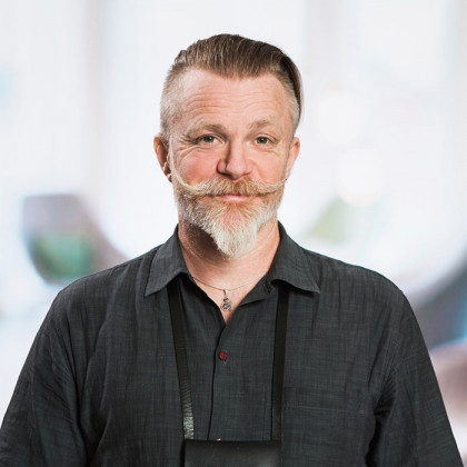 Anders är en grymt bra utbildare och föreläsare. Du får energi av hans utbildning och man blir super inspirerat av hans stora omsorg gentemot personerna vi är till för. Anders har 30 års erfarenhet av att arbeta med personer med autism. Certifierad Studio Anders är en grymt bra utbildare och föreläsare. Du får energi av hans utbildning och man blir super inspirerat av hans stora omsorg gentemot personerna vi är till för. Anders har 30 års erfarenhet av att arbeta med personer med autism. Certifierad Studio